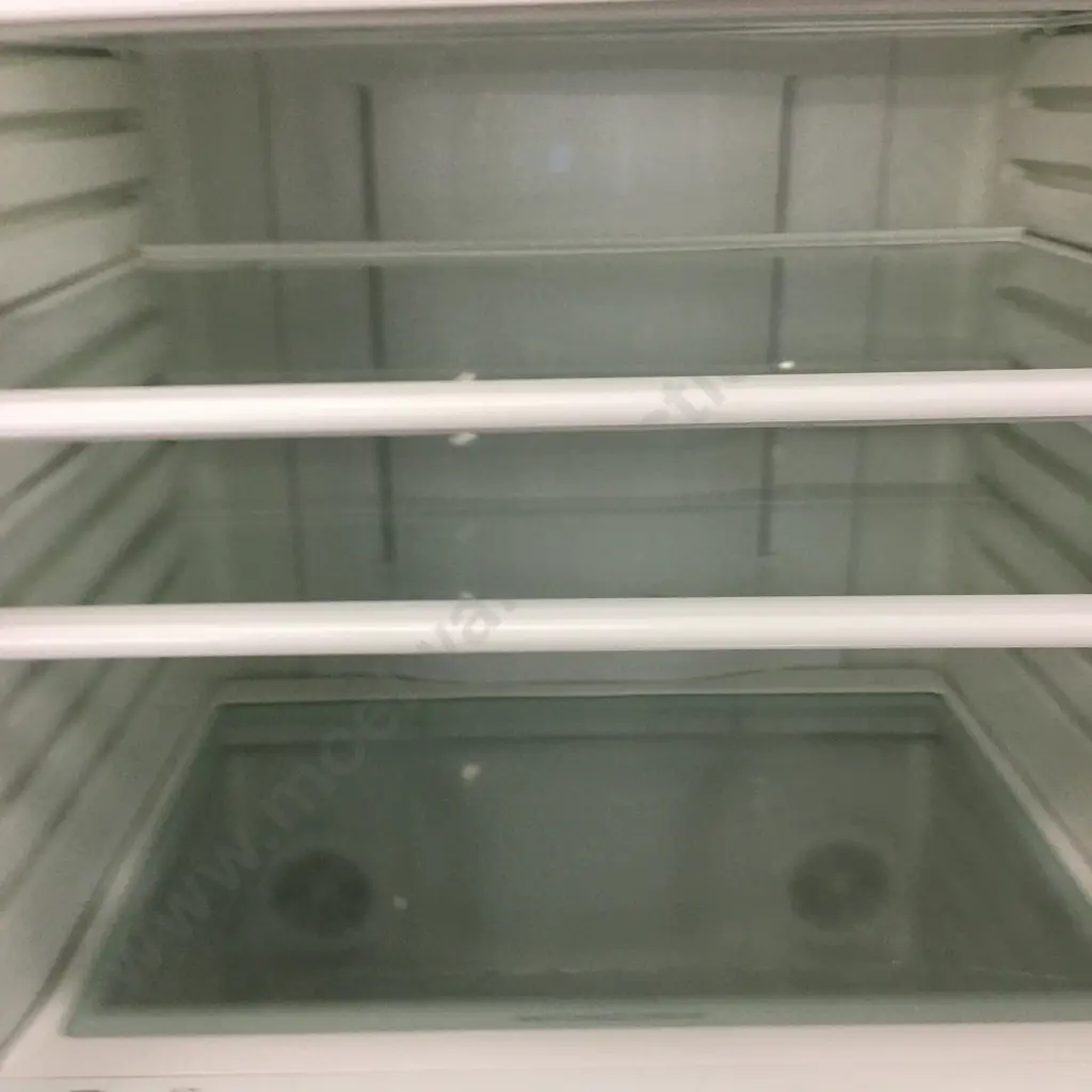 Westinghouse 400 Litre Fridge Freezer, Model WBM4000WB-R Image 1++
